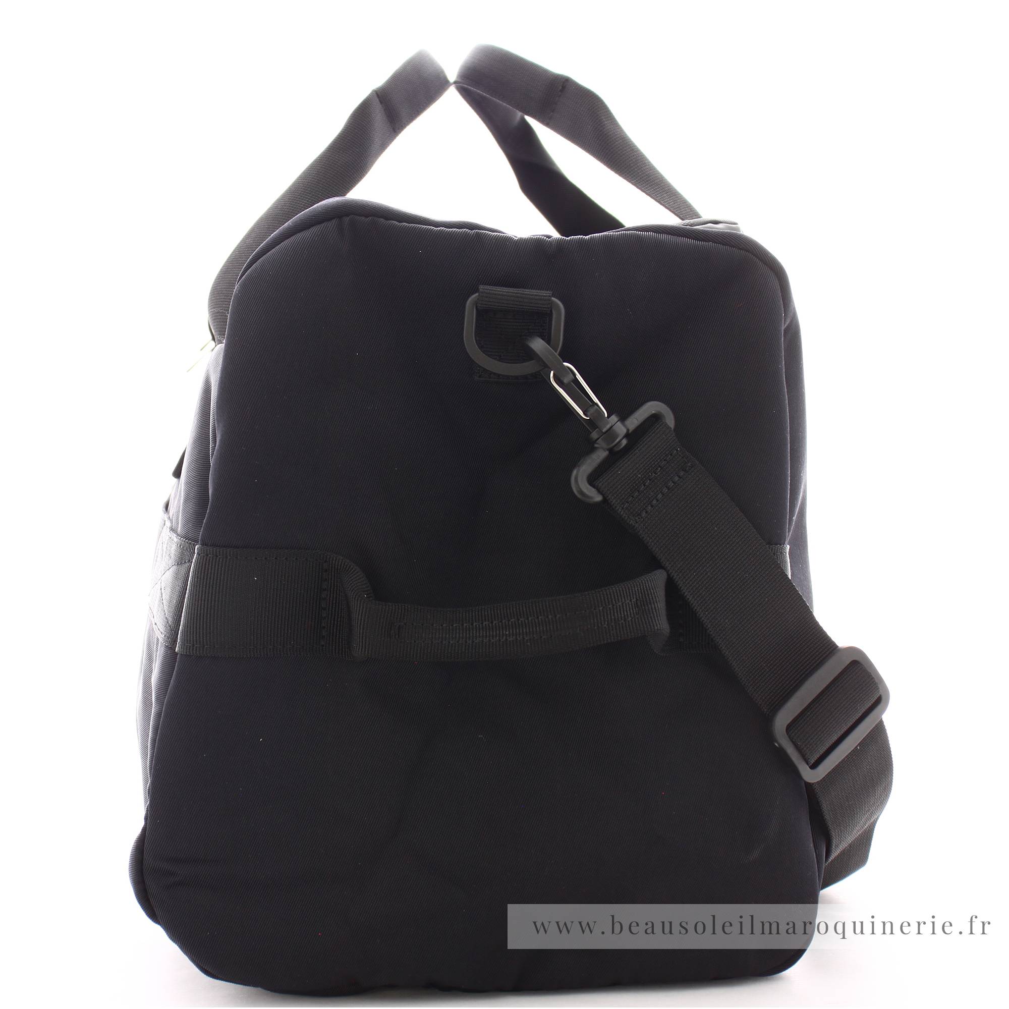 Sac de sport avec bande tricolore Basik Serge Blanco BSK14001 999 couleur noir vue de coté