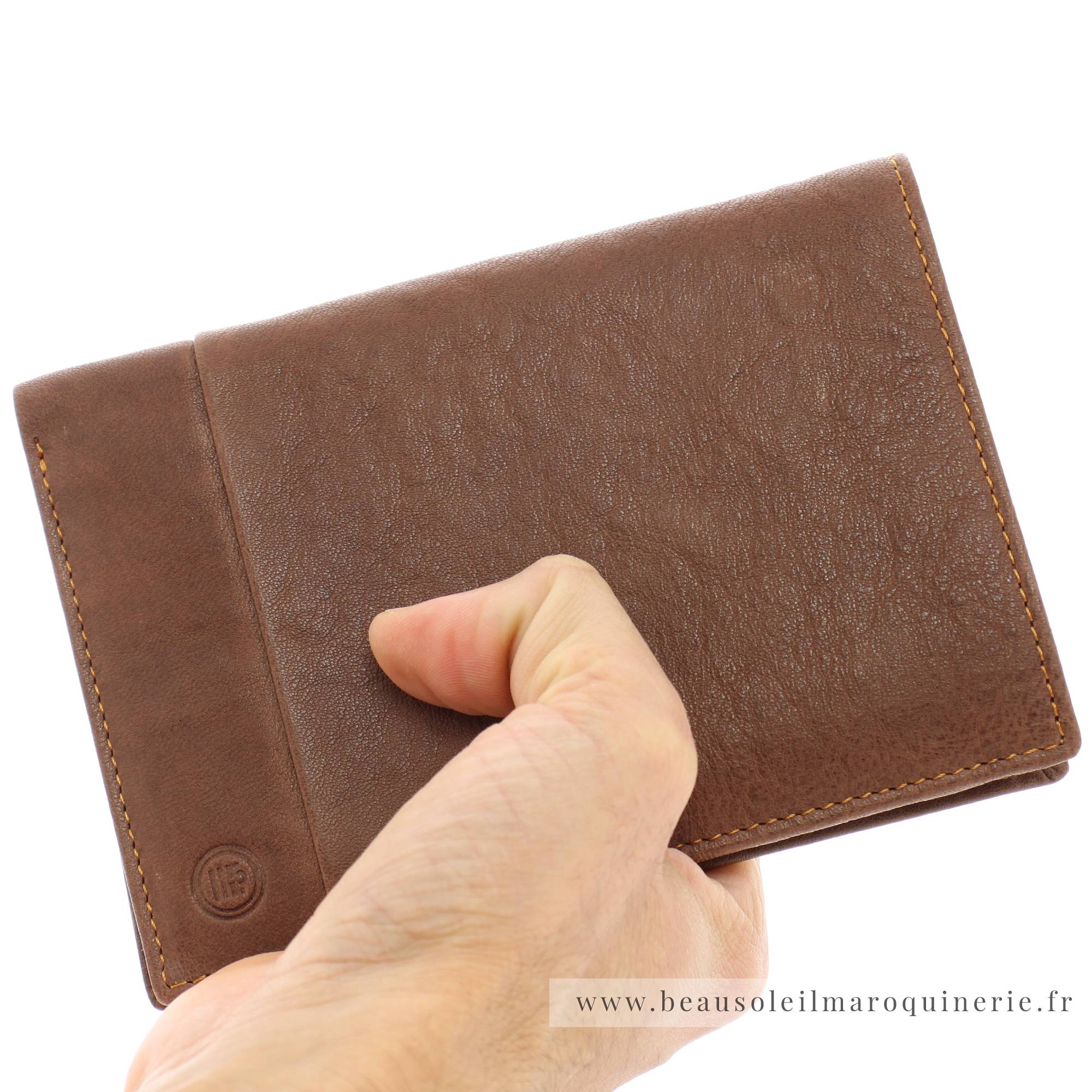 Grand portefeuille et porte-cartes Anchorage ANC21021 149 cognac porté main
