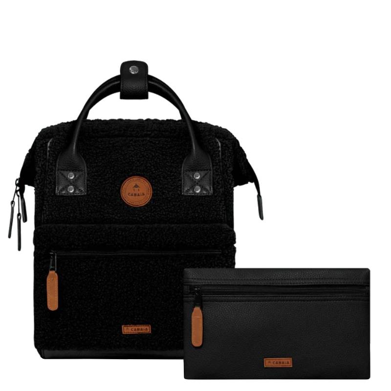 Petit sac à dos Cabaïa Adventurer Mini ADV S DHAKA couleur noir vue de face avec pochette