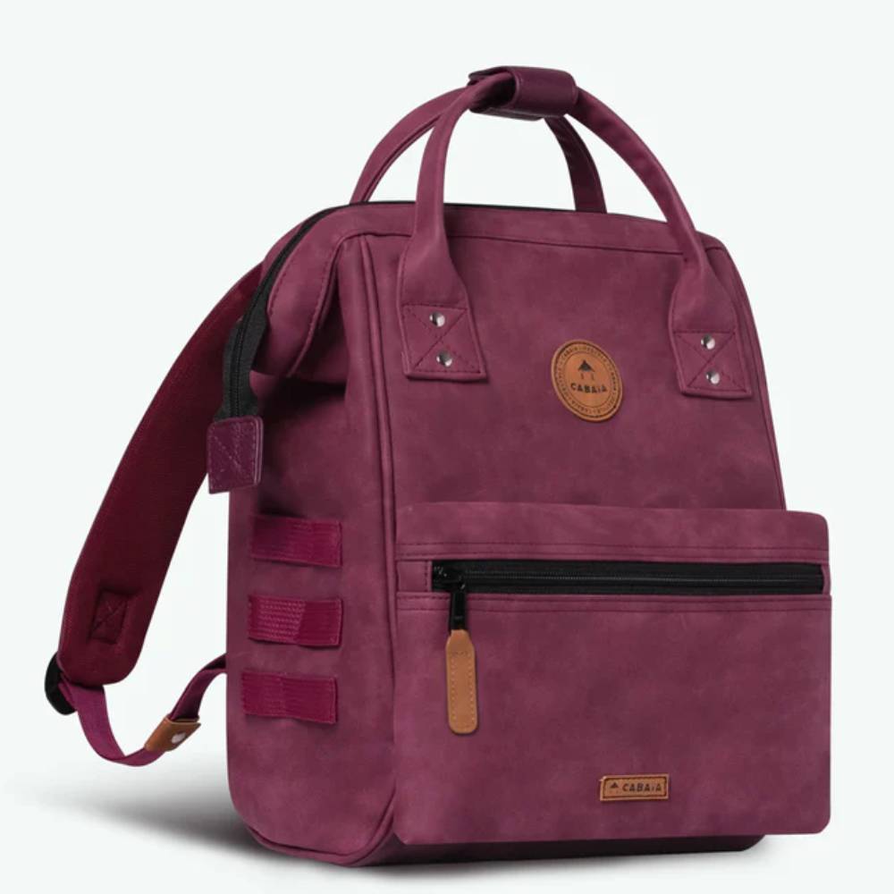 Petit sac à dos Cabaïa Adventurer Mini ADV S DELHI couleur Bordeaux, vue de profil