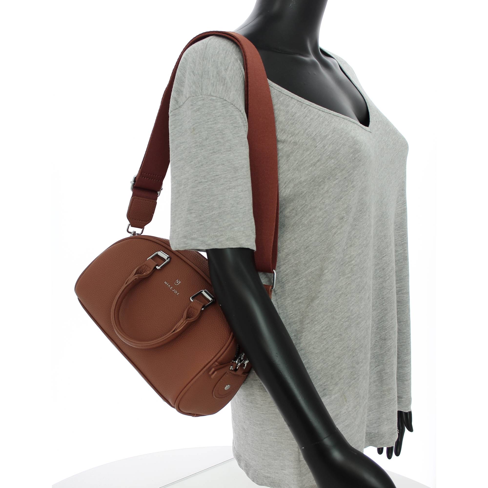 Sac porté main Mia & Joy  Oprah MJ1728CAM, couleur camel, porté mannequin