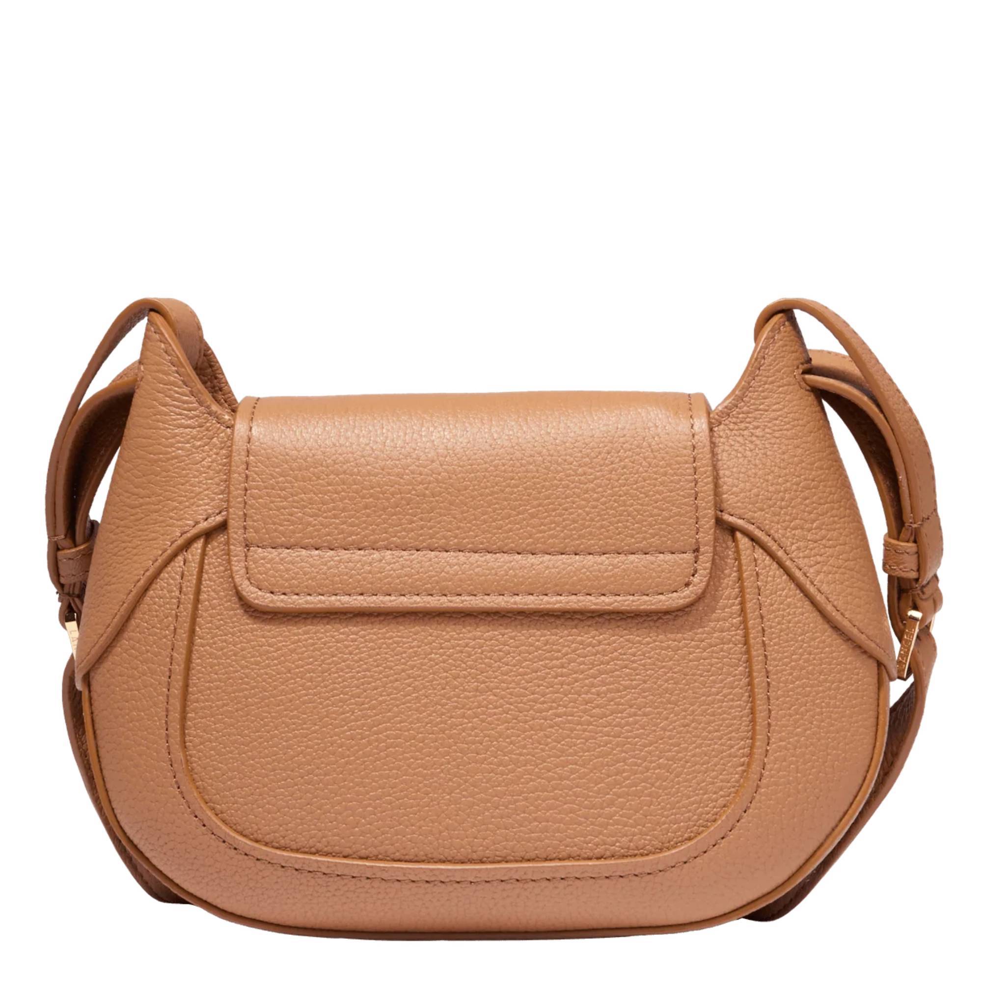 Sacoche Lancel M en cuir grainé  Paulette de Lancel  A13330 20 couleur Camel, vue de dos