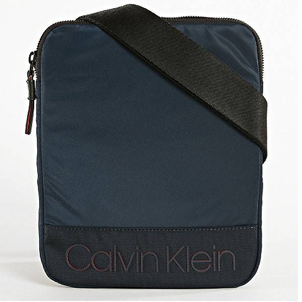 Sac plat porté travers Calvin Klein Shadow K50K504393