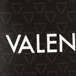 Sac shopping imprimé logo Valentino Liuto VBS3KG01 395 Noir multi détail motif