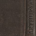 Portefeuille italien Arthur & Aston Diego 1438-499 C couleur châtaigne vue de près logo
