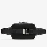 Sac ceinture Lacoste The Blend en pvc NH4004LX-H45 Noir et Gris vue de dos avec boucle