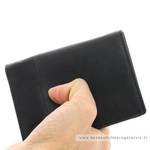 Portefeuille porte-cartes Serge Blanco en cuir ligne Anchorage, référence ANC21052 999 noir porté main