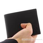 Portefeuille format italien en cuir David William Annan D5306 NR Noir porté main