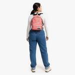 Petit sac à dos Eastpak Orbit XS K043-2E5 couleur Wally Silk Stripe (Rouge), porté mannequin femme de loin
